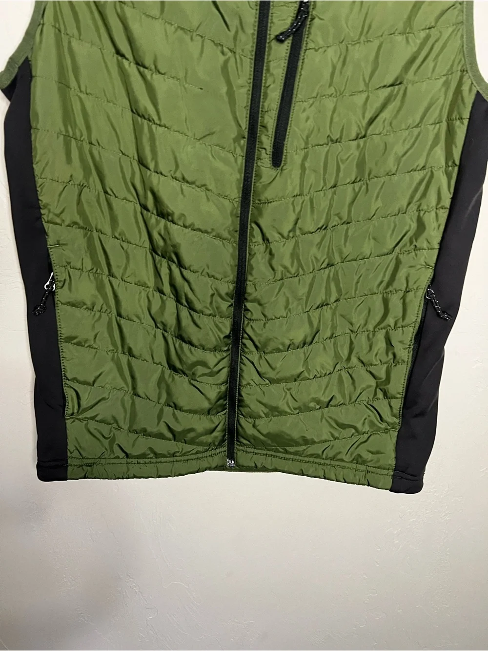 Columbia Omni-Heat Cascade Trail II Hybrid Vest Olive Green Performance Vest